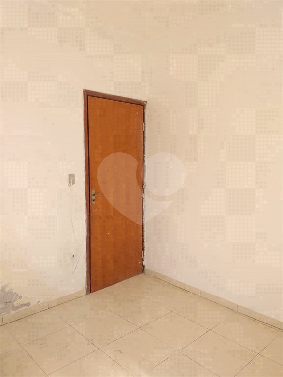 Casa térrea para venda, na cidade de Araraquara/SP.