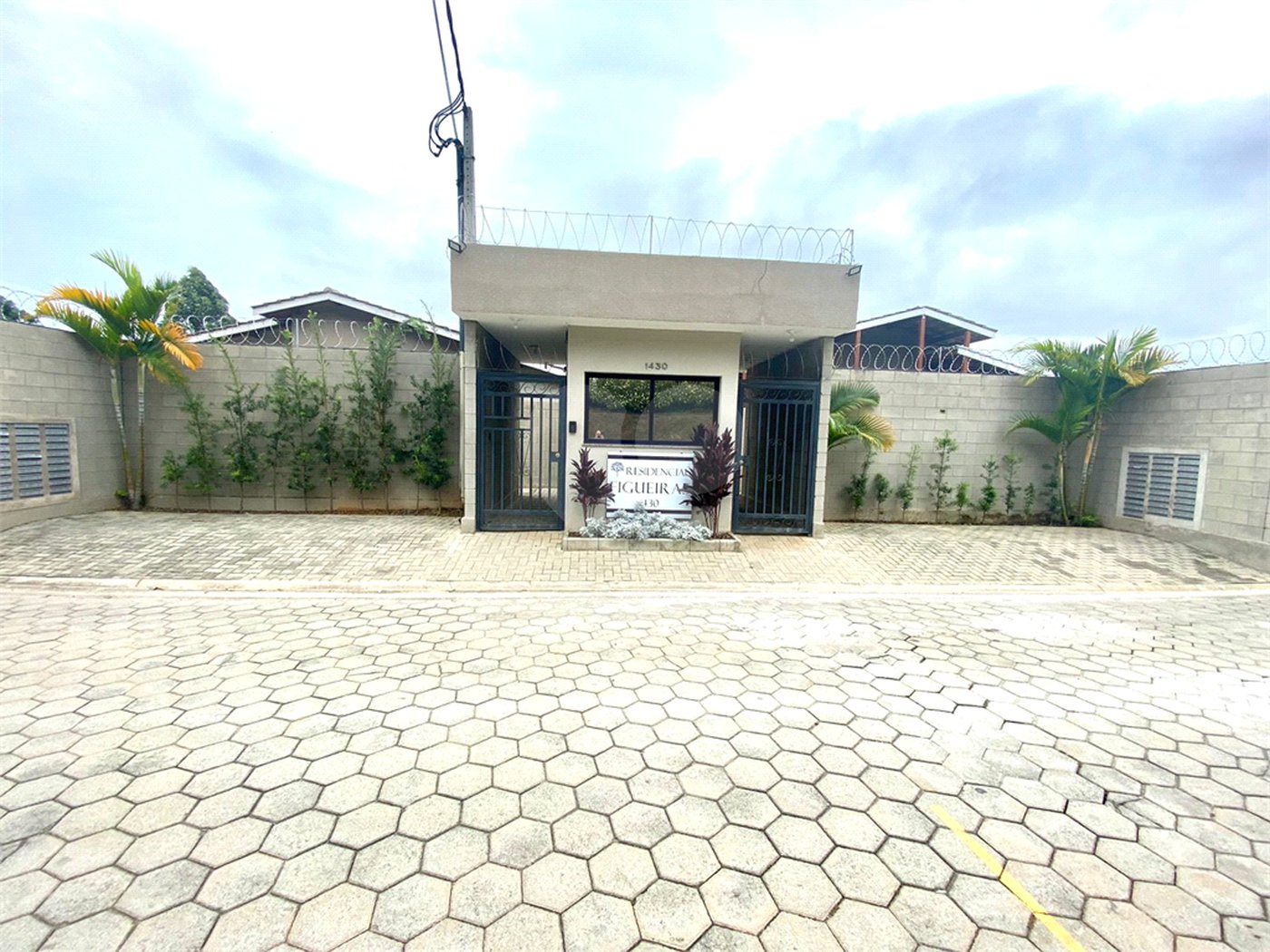CASA TÉRREA EM ATIBAIA 2 DORMITÓRIOS EM CONDOMÍNIO FECHADO