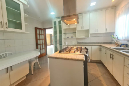 Casa à venda com 3 suítes em Interlagos, São Paulo, SP