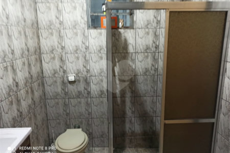 Casa Térrea com 2 dormitórios.