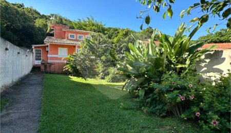 Casa à venda com 3 quartos, sendo 2 suítes,  em Peró, Cabo Frio, RJ