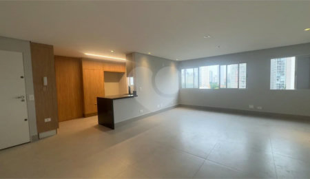Apartamento à venda com 2 quartos, sendo 1 suíte,  em Vila Olímpia, São Paulo, SP