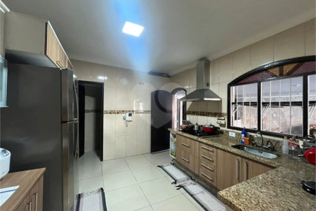 Casa com piscina disponivel para venda com 250m² - Jardim Paris / SP