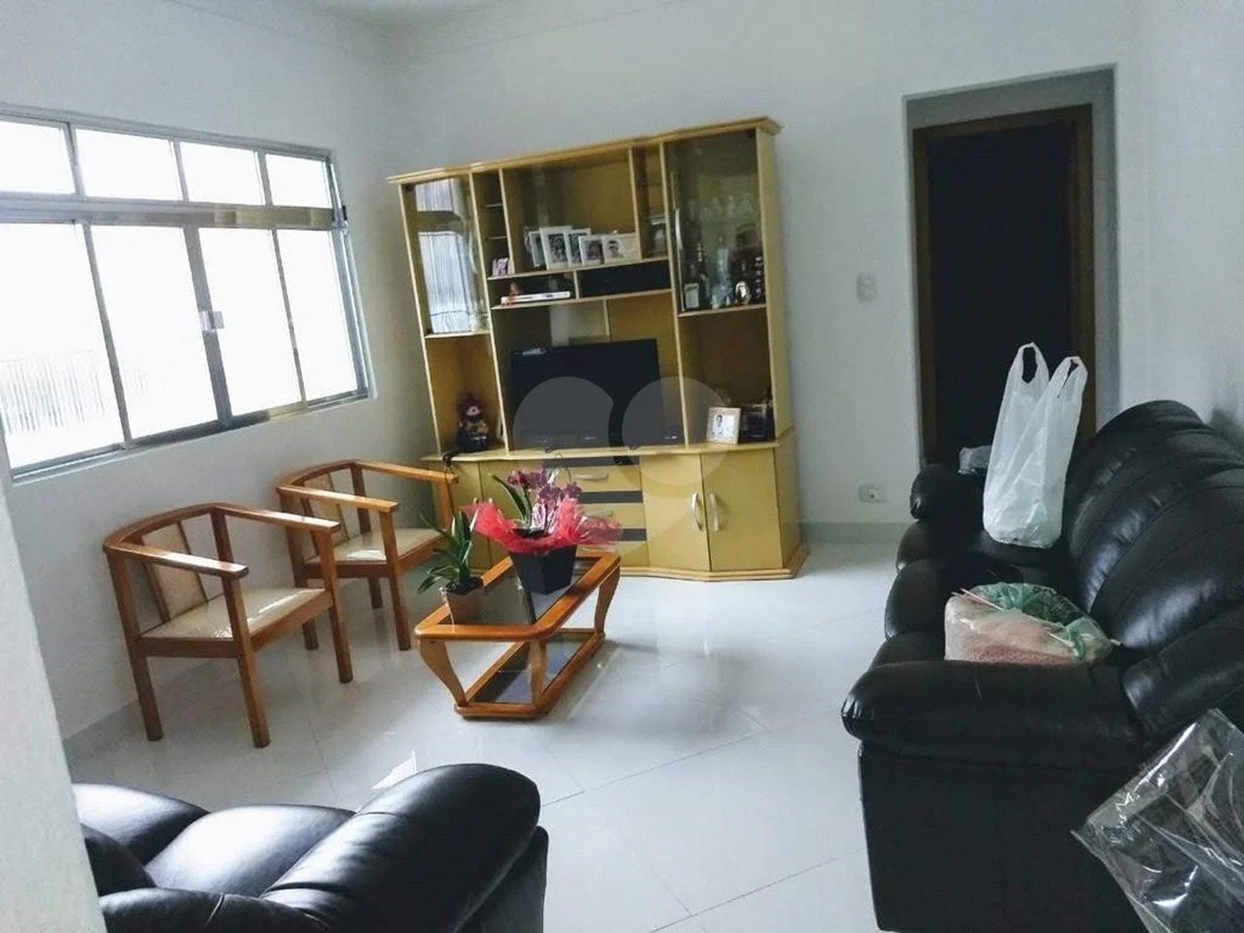 CASA TÉRREA À VENDA NA MOOCA - COM PORTEIRA FECHADA.