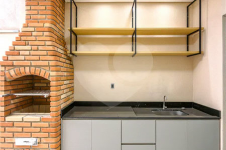 Indaiatuba - Jardim Bom sucesso - Área total: 150m² - Área construída: 115m² - 3 dormitórios sendo 1 suíte com armário planejado;Sala para dois ambientes; Banheiros com box gabinetes e espelhos; Área gourmet com churrasqueira a carvão e móveis planejados; Lavanderia coberta; Ar condicionado na sala