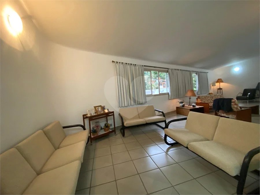 Casa térrea com 3 quartos para alugar no Jardim dos Estados, São Paulo - SP