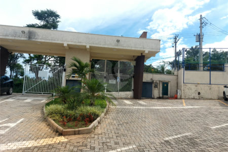 Sobrado à venda com 3 quartos, sendo 1 suíte, em Vila Omízollo, Louveira, SP