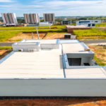 Indaiatuba- Jardim Bom Sucesso - Venda: R$ 765.000,00 - Área total: 150m² Área construída: 115m² - 3 dormitórios sendo 1 suíte com armário planejado; Cozinha integrada; Sala para dois ambientes; Banheiros com box gabinetes e espelhos; Área gourmet com churrasqueira a carvão e móveis planejados;