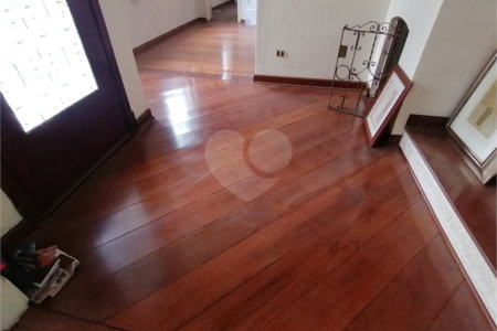 CASA À VENDA NA VILA MARIANA, 280m2, 5Q, 2 VAGAS DE GARAGEM.