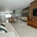 Apartamento à venda com 3 quartos, sendo 2 suítes,  em Riviera de São Lourenço, Bertioga, SP