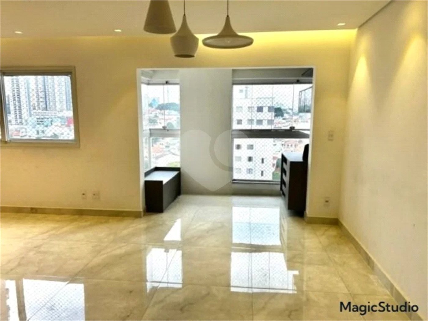 Apartamento com 138m², 3 dormitórios, sendo 3 suítes, 2 vagas de garagem, à venda na Vila Valparaiso em Santo André.