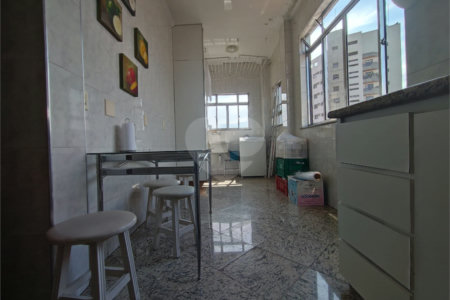 Apartamento para venda e locação na Aclimação de 108m² com 2 dormitórios e 2 banheiros, varanda