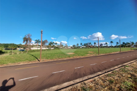 1008m² de frente pro campo de golf