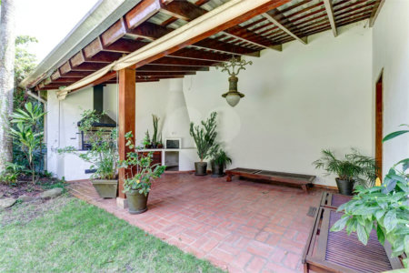 Sobrado à venda ou para alugar com 4 quartos, sendo 2 suítes, em Alto da Boa Vista, São Paulo, SP