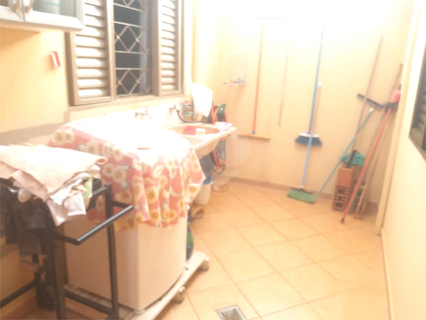 Bela casa com boa localização no bairro Portal do Sol