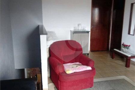 Sobrado com 3 dormitórios.