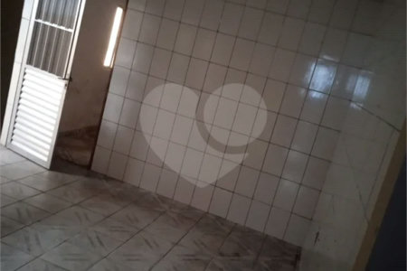 Casa com 180m², 3 quartos, 2 garagens, à venda em Guaianazes