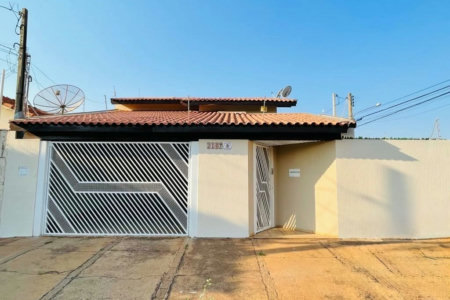 Casa para alugar com 3 quartos, sendo 1 suíte, em Colinos, Três Lagoas, MS