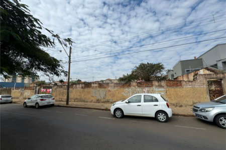 Terreno comercial de 2.100m2, no Bairro Vila Prado em São Carlos-SP