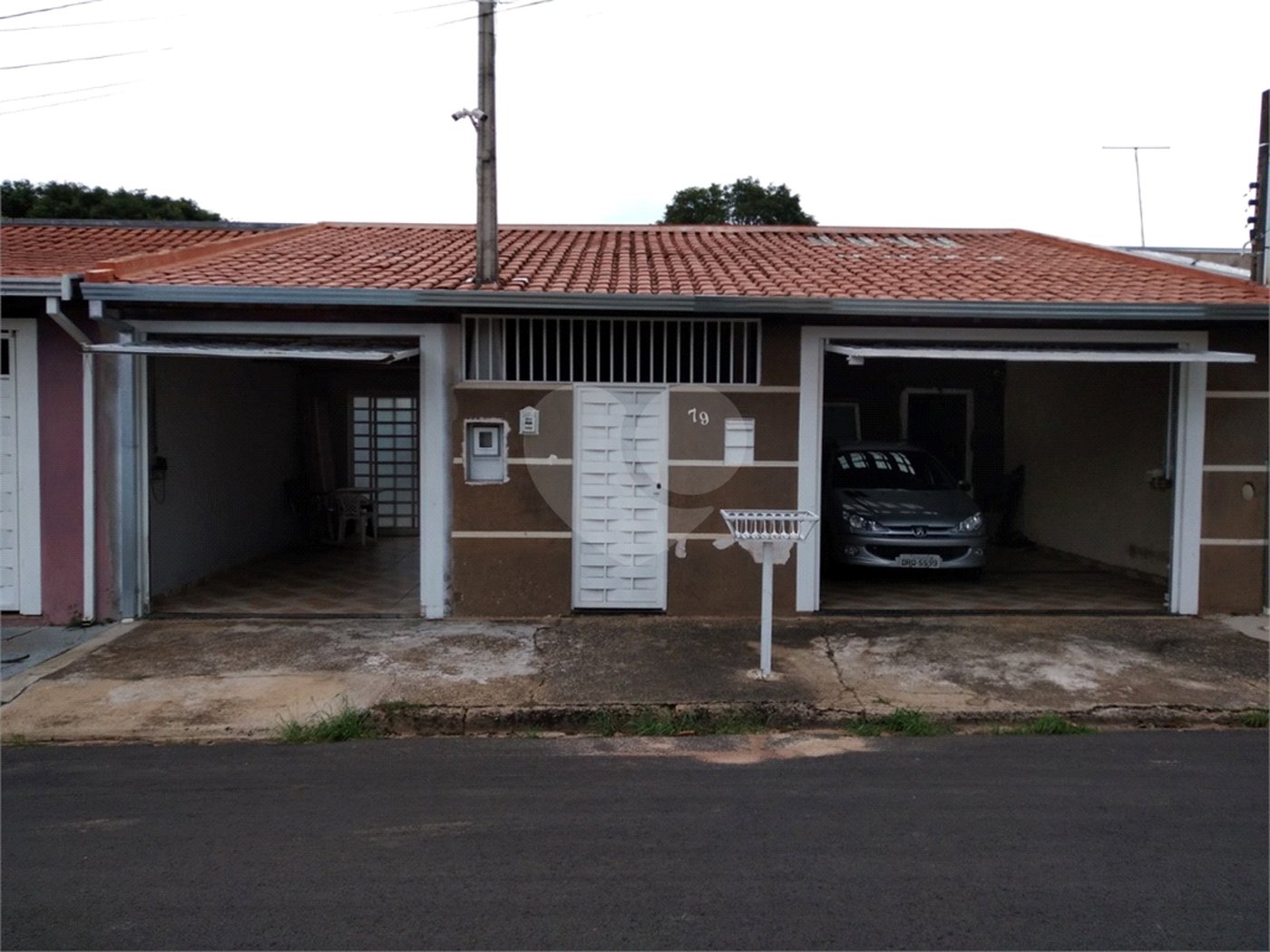 Casa térrea para venda ou locação no Jardim São Carlos V