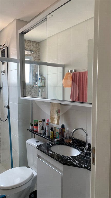 Apartamento no Condomínio Parque dos Manacás.