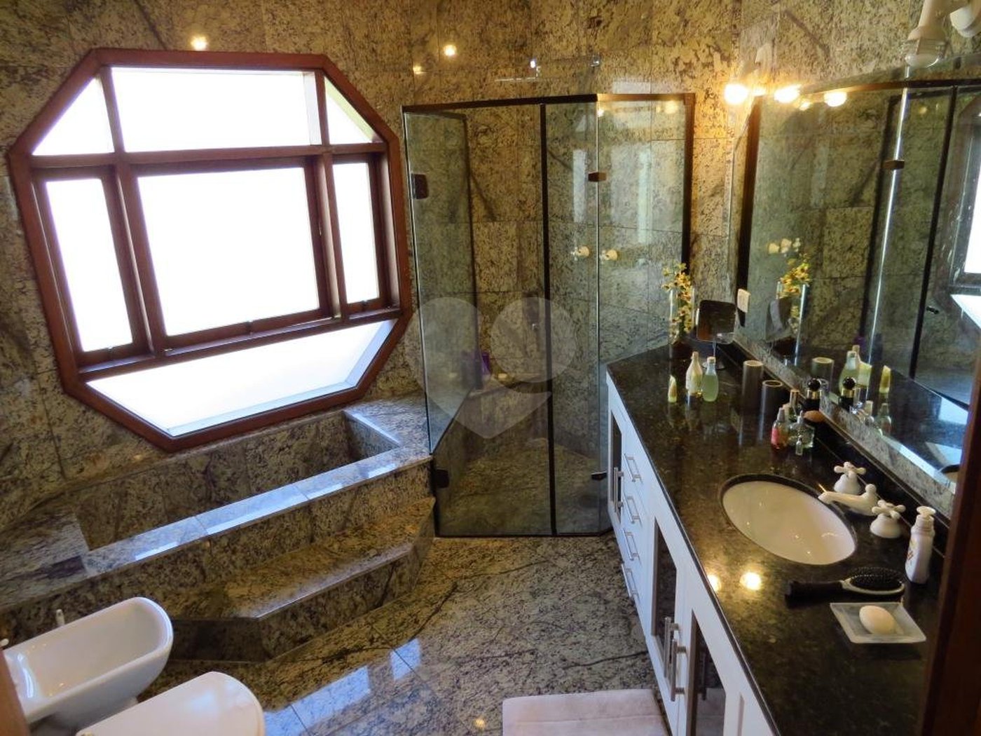 Casa de Vila à venda com 5 quartos, sendo 3 suítes, em Morumbi, São Paulo, SP