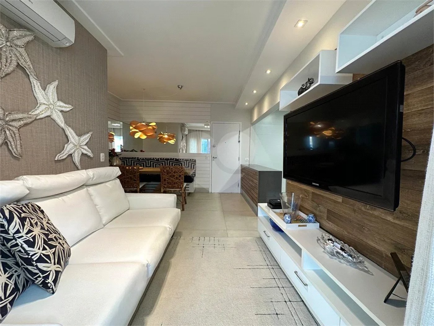 Apartamento à venda com 3 quartos, sendo 2 suítes,  em Riviera de São Lourenço, Bertioga, SP