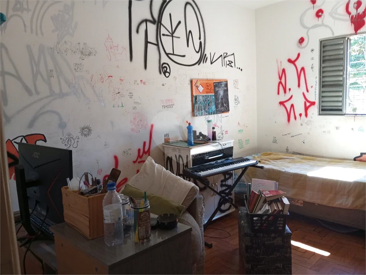 Terreno á venda com 2 casas na Vila Rosália, Guarulhos, SP.