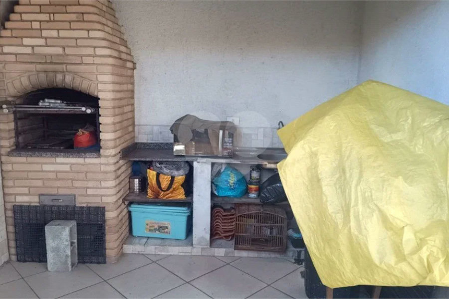 Ótimo sobrado à venda, ao lado do Roldão na Av. Cupece.