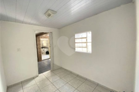 Casa com 224m², 3 dormitórios, 4 vagas, à venda na Vila Ema.
