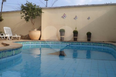 Casa térrea com 3 quartos em bolsão residencial City Campo Grande em São Paulo - SP