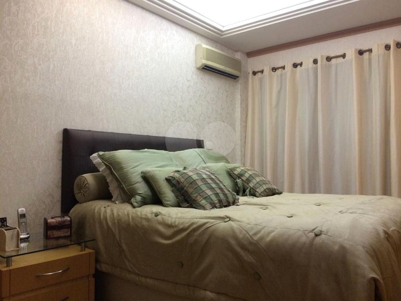 Apartamento na Saúde 126m² 3 dorm/3vagas Aceita permuta por imóvel na praia
