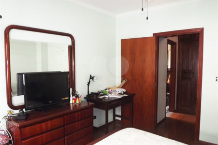 Casa de 318m2 com 2 suítes e 3 vagas à venda na Bela Vista