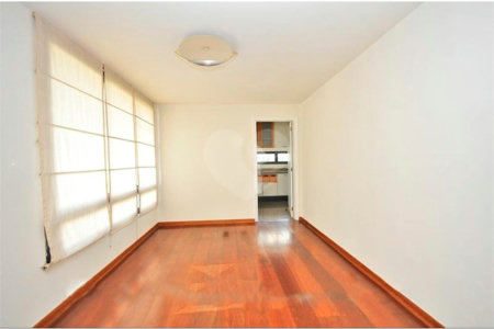 Apartamento com 3 Quartos à Venda, 190,56 m² por R$ 750.000