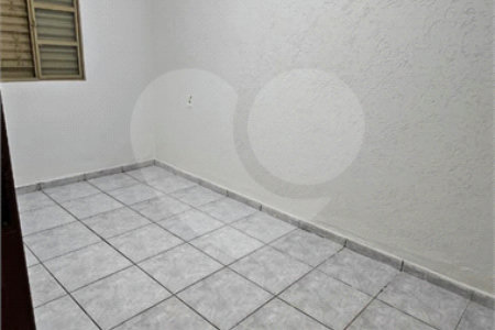 Excelente Casa Residencial no São Carlos 5 com 3 Quartos (1 Suíte) e Garagem Coberta para 2 Carros