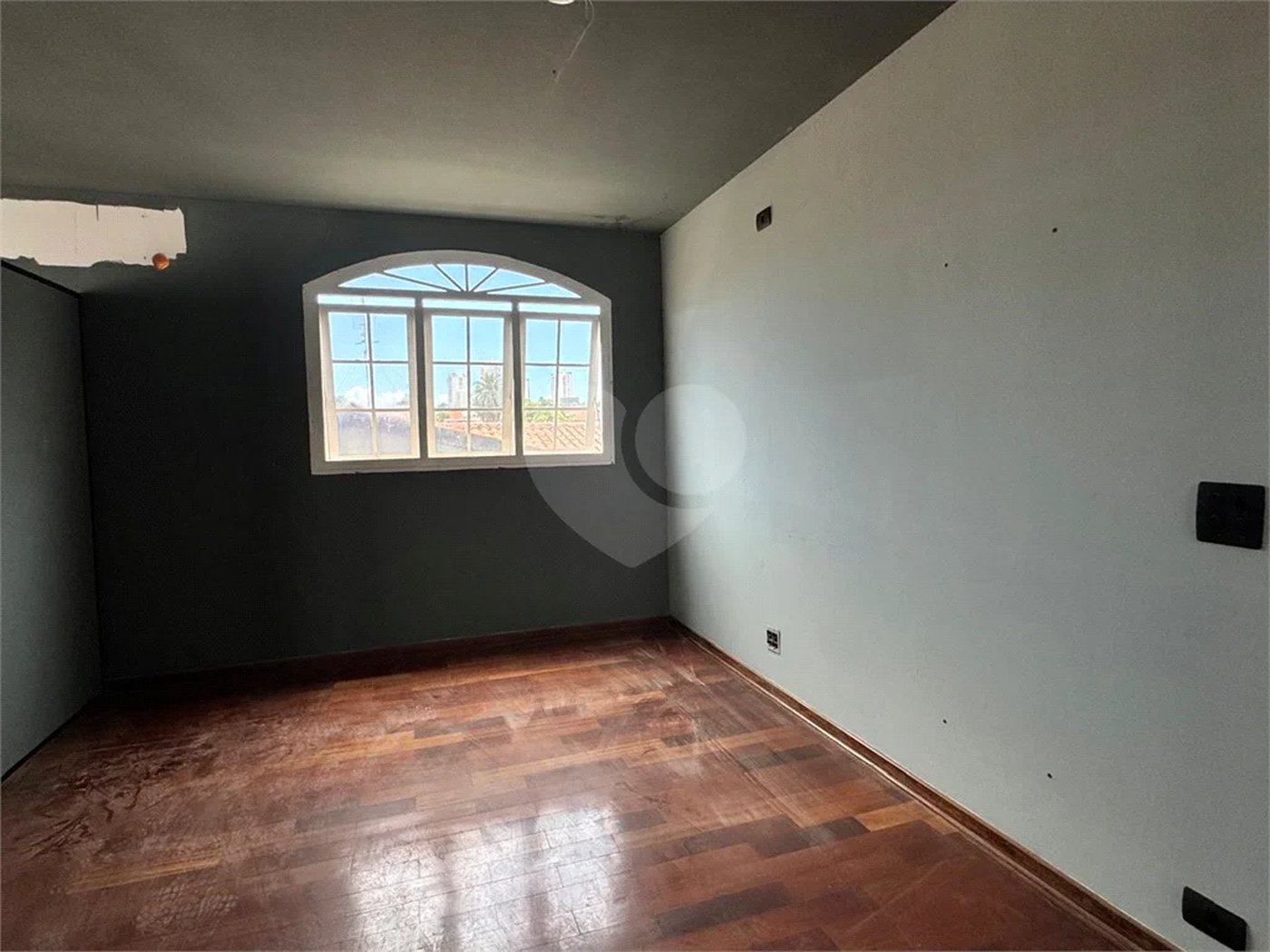 Sobrado Residencial e Comercial em Área Nobre de Piracicaba, para venda e locação.