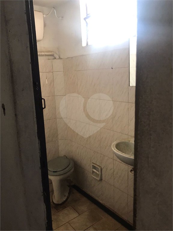 Galpão Comercial na Vila Luftalla.