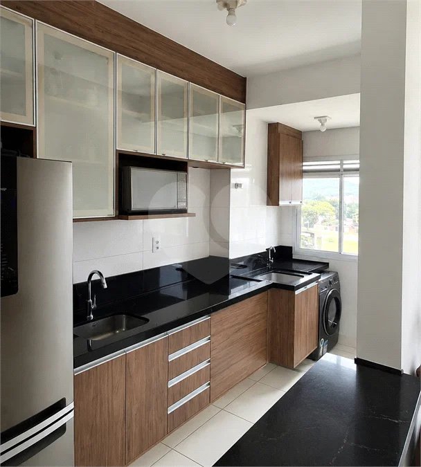 Indaiatuba - Edificio Vila Helvetia - R$ 470,000,00 - Apartamento novo, mobiliado, completo, muito bem conservado e planejado,Localizado no 5° andar, o imóvel oferece uma vista para o estacionamento e a área verde, além de receber sol durante todo o dia, proporcionando ambientes naturalmente ilum