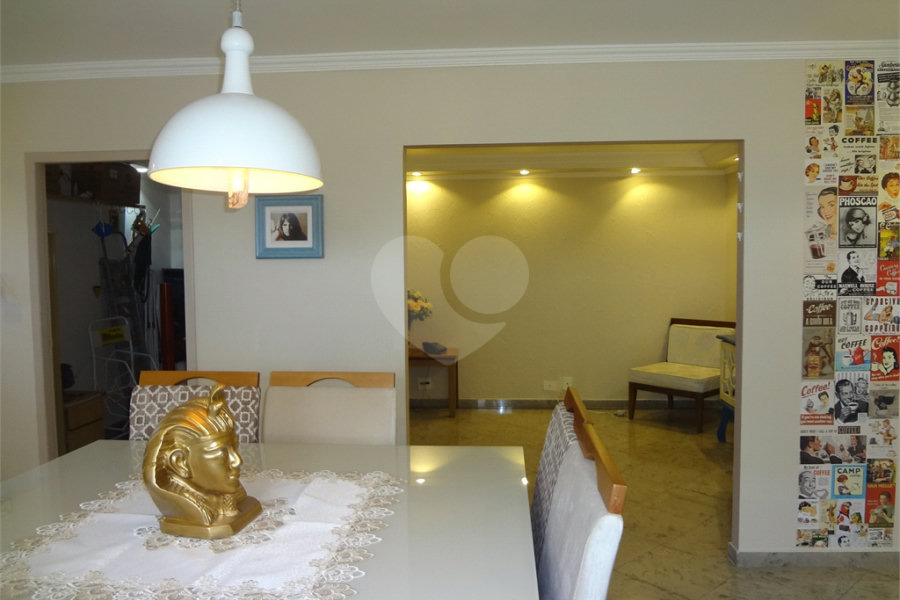 COBERTURA COM PISCINA E CHURRASQUEIRA NA CASA VERDE.