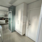 Este amplo apartamento de 290 m², completamente reformado, reúne sofisticação,