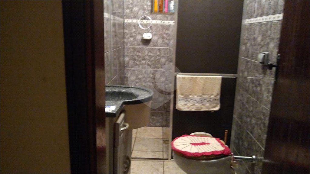 Casa térrea com 2 dormitórios.