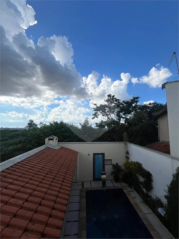 Casa ampla no bairro Terra Rica com 3 pavimentos e excelente estrutura.