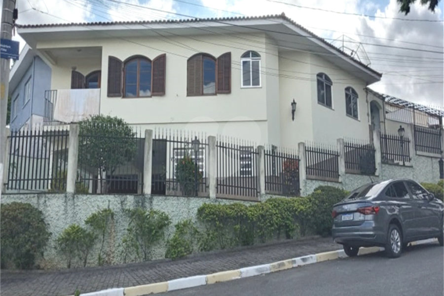 Bonita casa assobradada,no Bairro das Palmas do Tremembé, terreno com 14 X 50 e 350 área construída