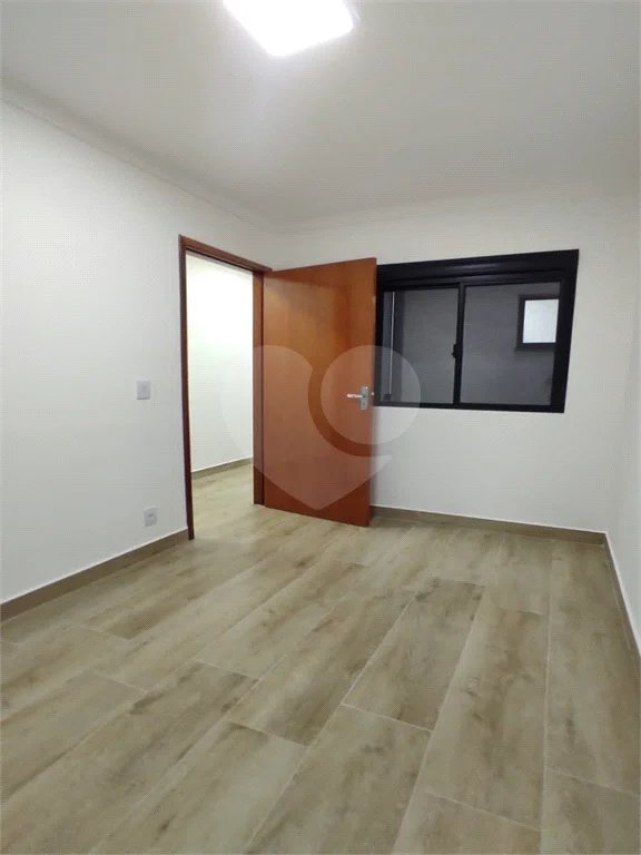 Sobrado à venda na Vila Carrão, 3 quartos (1 suíte)