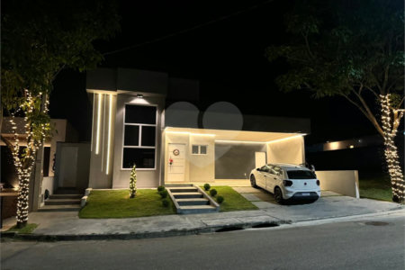 MARAVILHOSA CASA NO CONDOMÍNIO TERRAS DO VALE