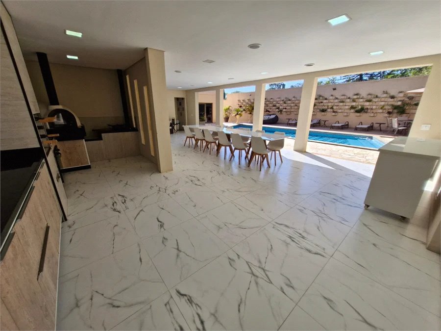 Casa à venda com 4 suítes no condomínio Villa Viana II, Cotia - SP