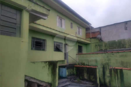Terreno com construção antiga para venda com 305m², localizado no bairro Jardim Maria Dirce