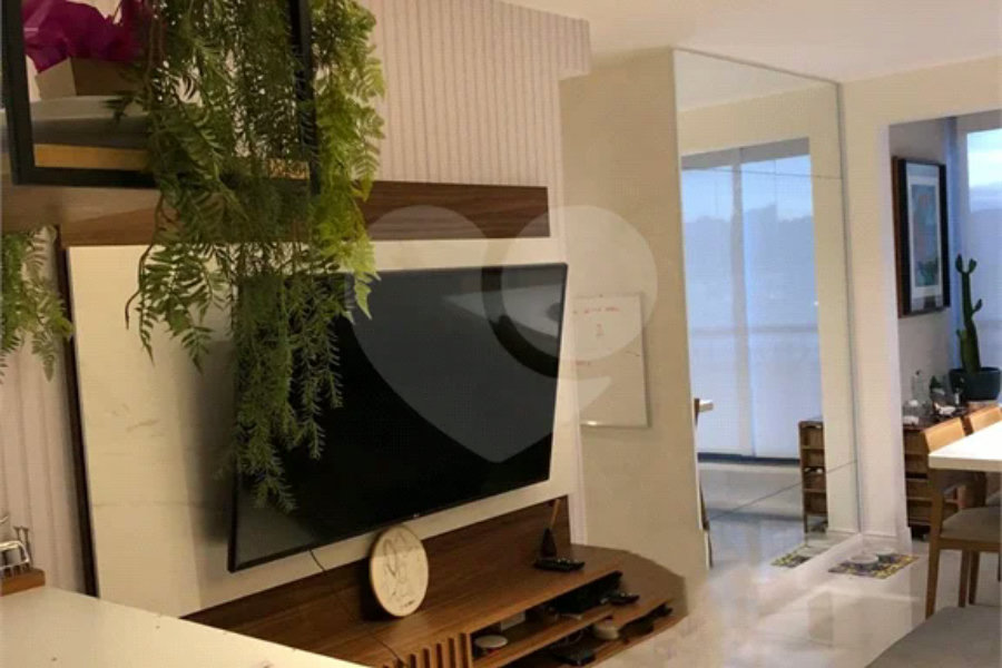 Apartamento à venda com 3 quartos, sendo 1 suíte, em Santo Amaro, São Paulo, SP