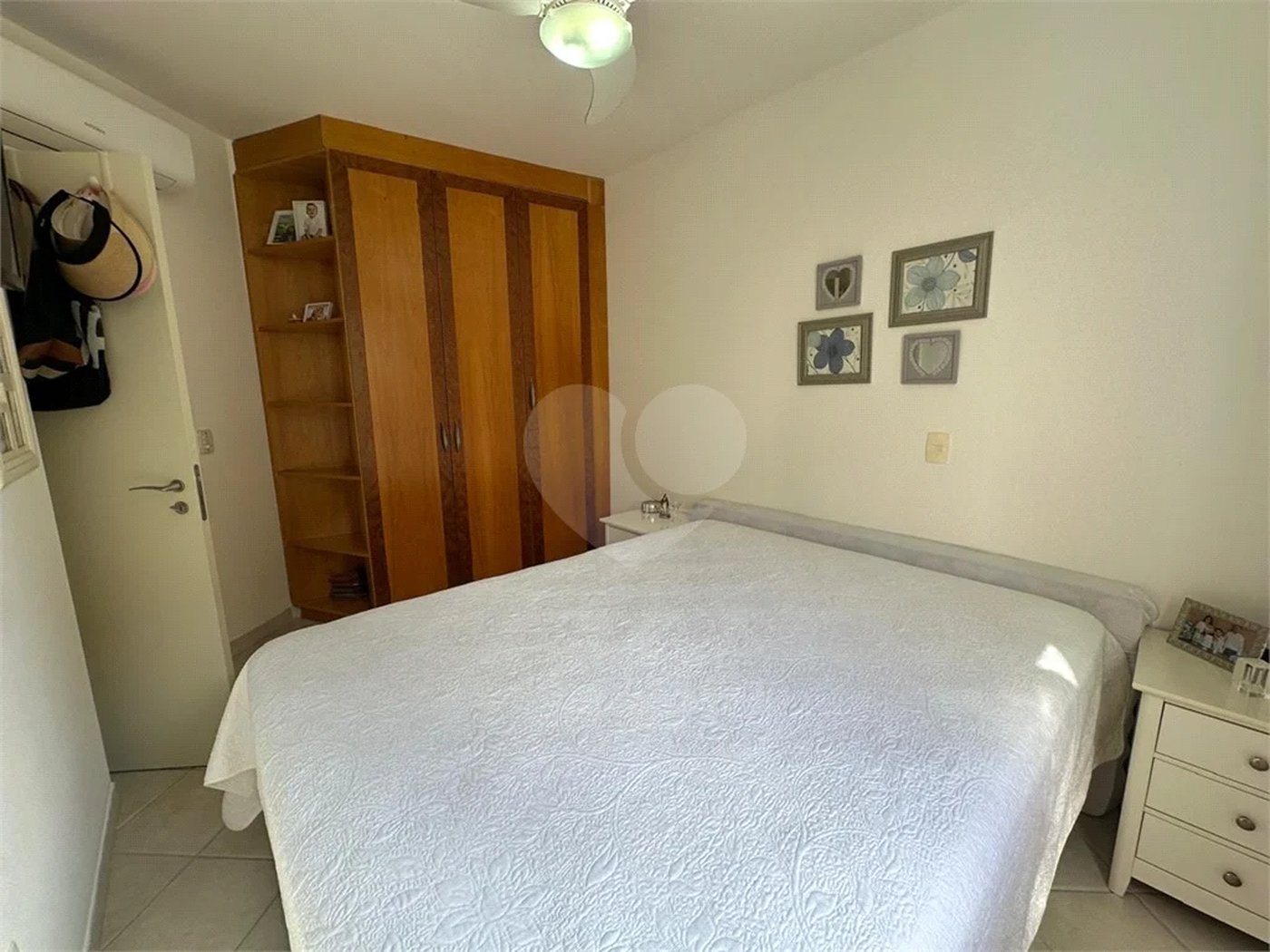 Apartamento à venda com 3 quartos, sendo 1 suíte, em Riviera de São Lourenço, Bertioga, SP