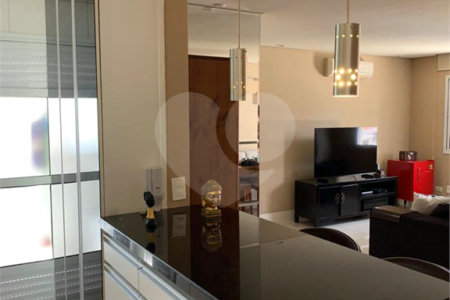 Apartamento á venda na Saúde com 75 m², com 3 dormitórios 1 suíte e 2 vagas de garagem